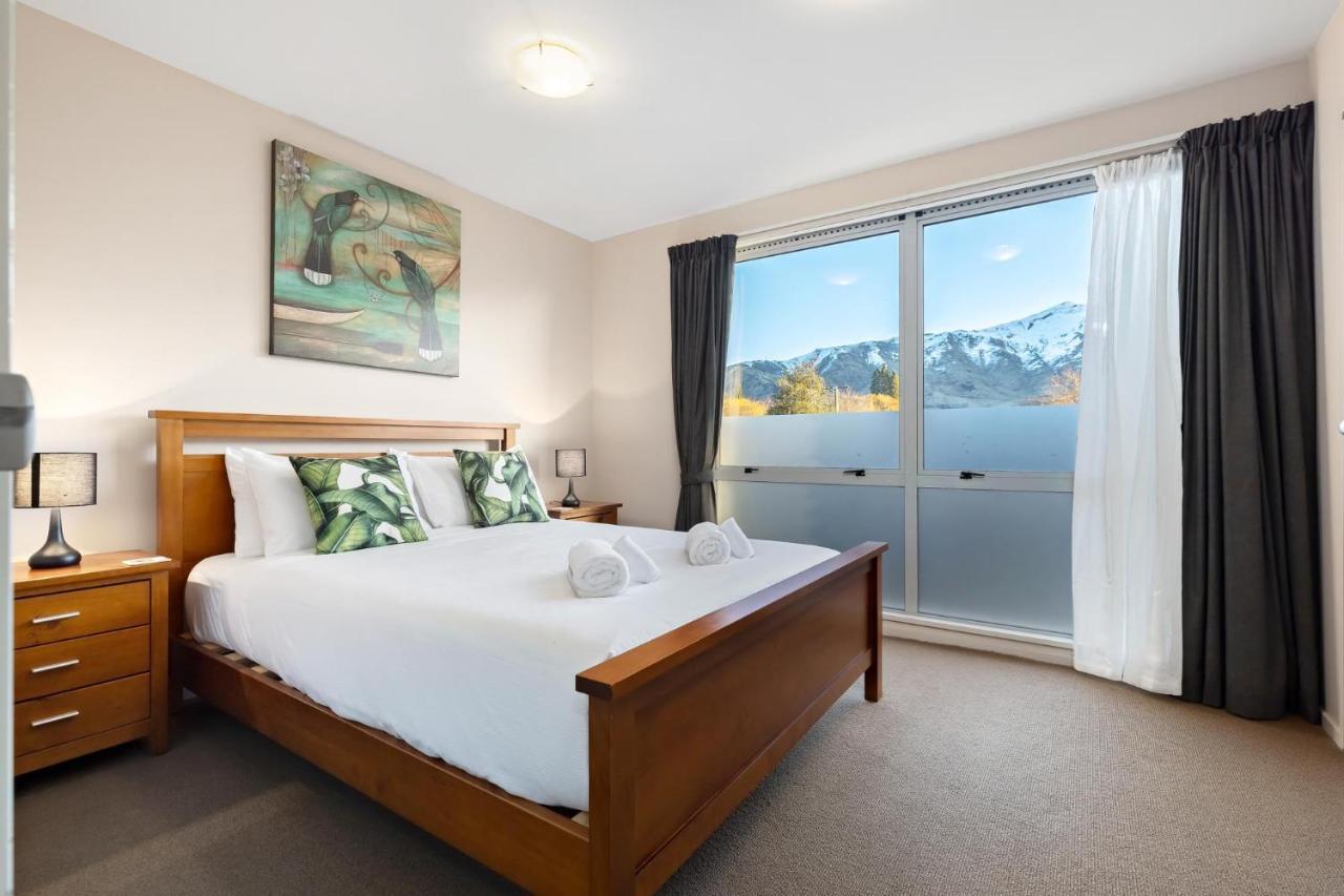 Central Wanaka Villa Exterior photo